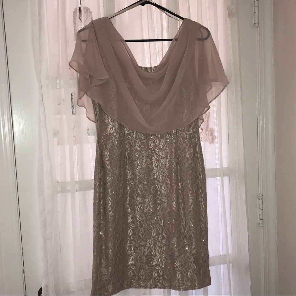 Lace dress Jessica Howard. Size 4P